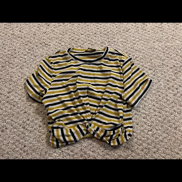 Crop Tops - Picture 2 of 2